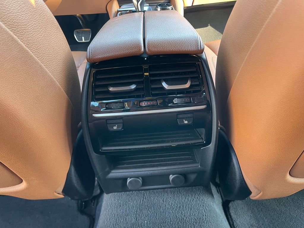 Used 2018 BMW M550i xDrive image 27