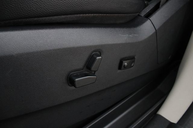 Used 2019 Dodge Grand Caravan SXT FWD image 3