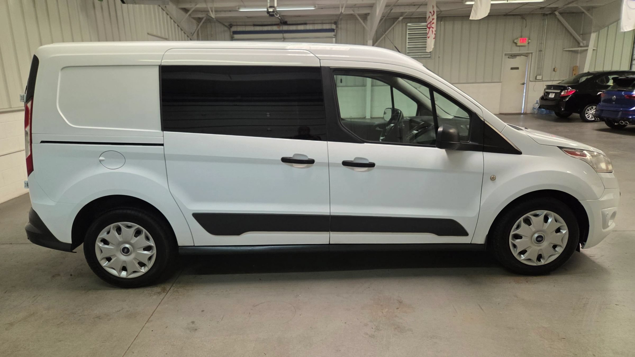 Used 2017 Ford Transit Connect XLT FWD image 9