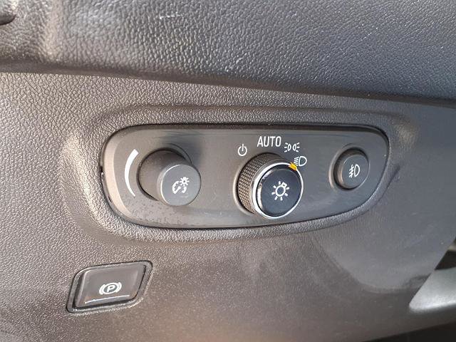 Used 2022 GMC Terrain SLT image 14