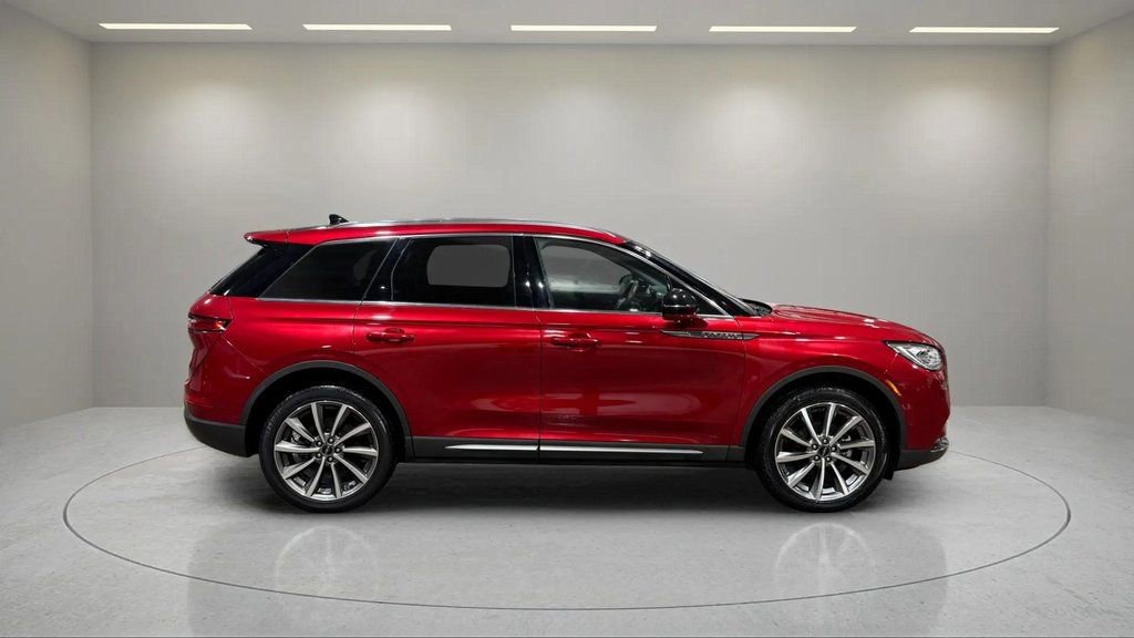 Used 2020 Lincoln Corsair Reserve w/ Equipment Group 202A image 2