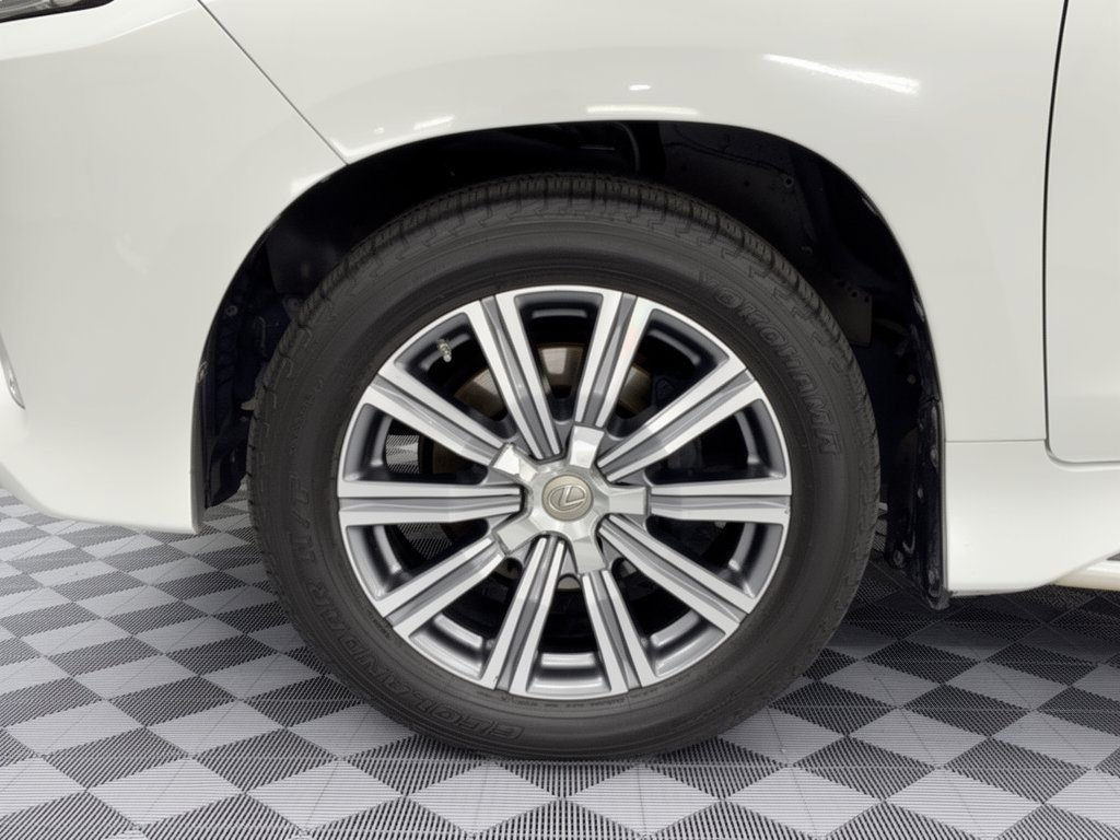 Used 2017 Lexus LX 570 4WD w/ Luxury Package image 13
