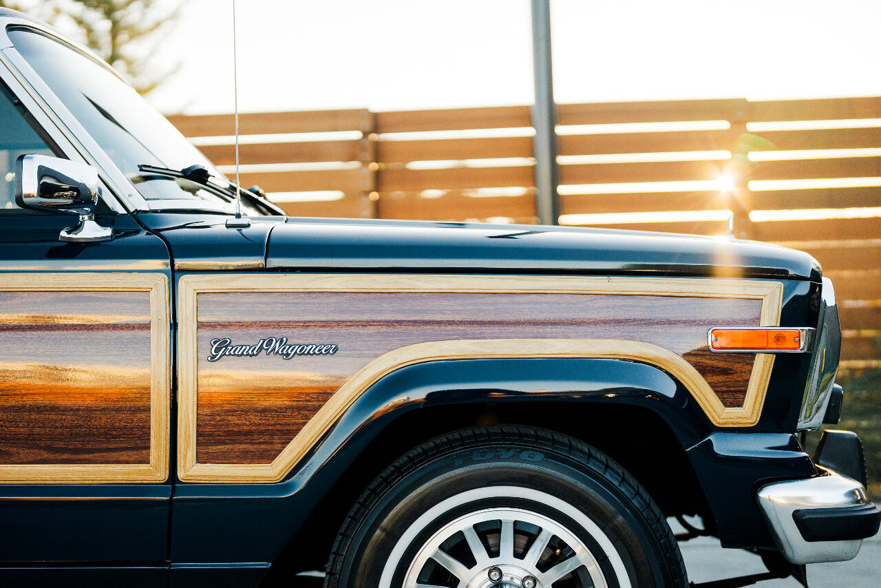 Used 1987 Jeep Grand Wagoneer image 29