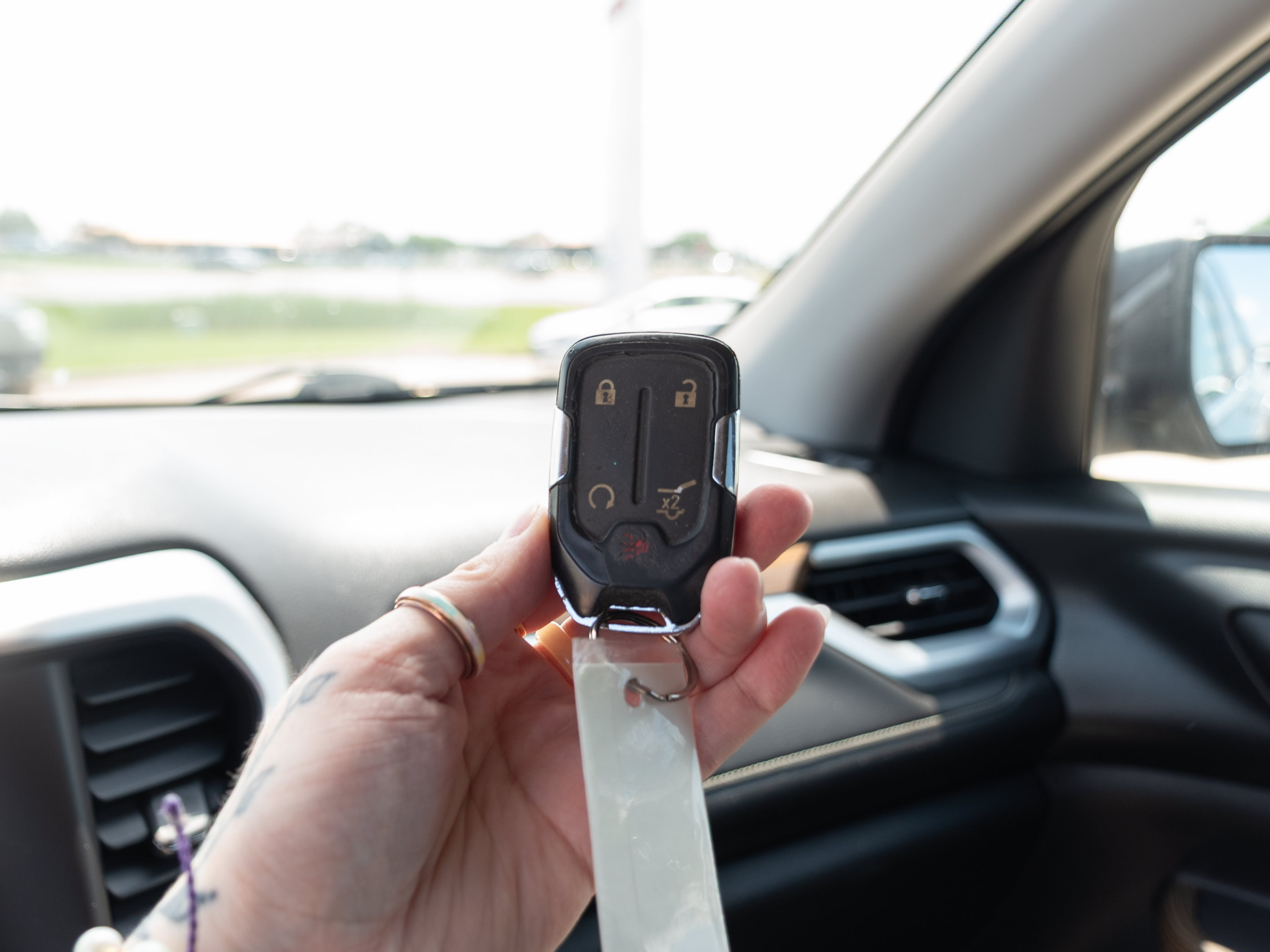 Used 2017 GMC Acadia SLE w/ Driver Alert Package I FWD image 16