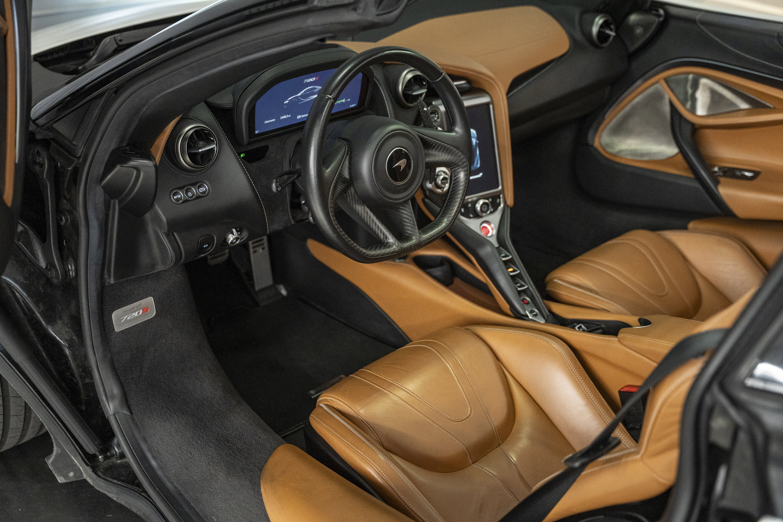 Used 2020 McLaren 720S Spider image 37