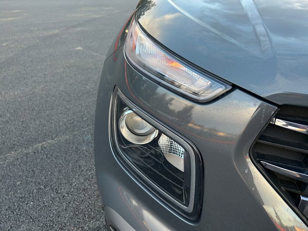 Certified 2025 Hyundai Venue SEL image 36