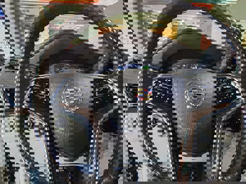 Used 2015 Cadillac Escalade ESV Luxury image 23