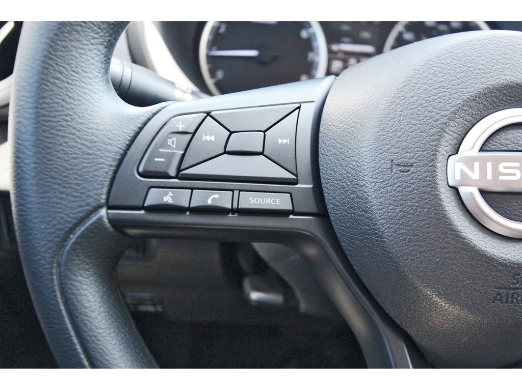 Used 2025 Nissan Kicks Play S FWD image 13
