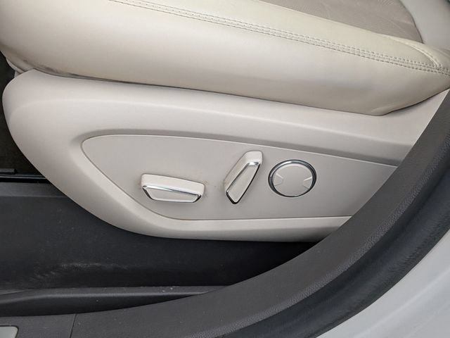 Used 2019 Lincoln Nautilus Select AWD/4WD image 14