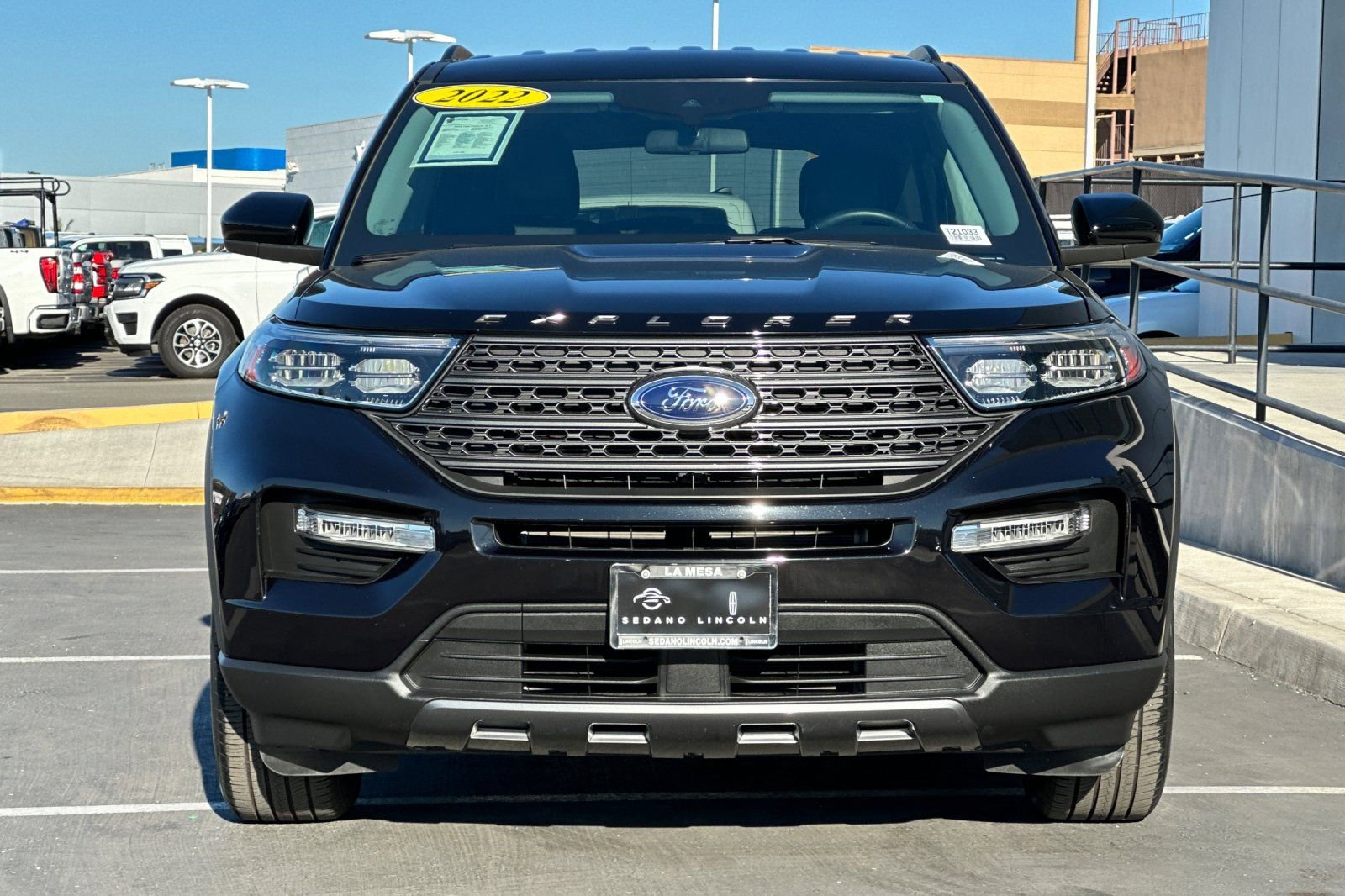 Used 2022 Ford Explorer XLT w/ Equipment Group 202A image 8