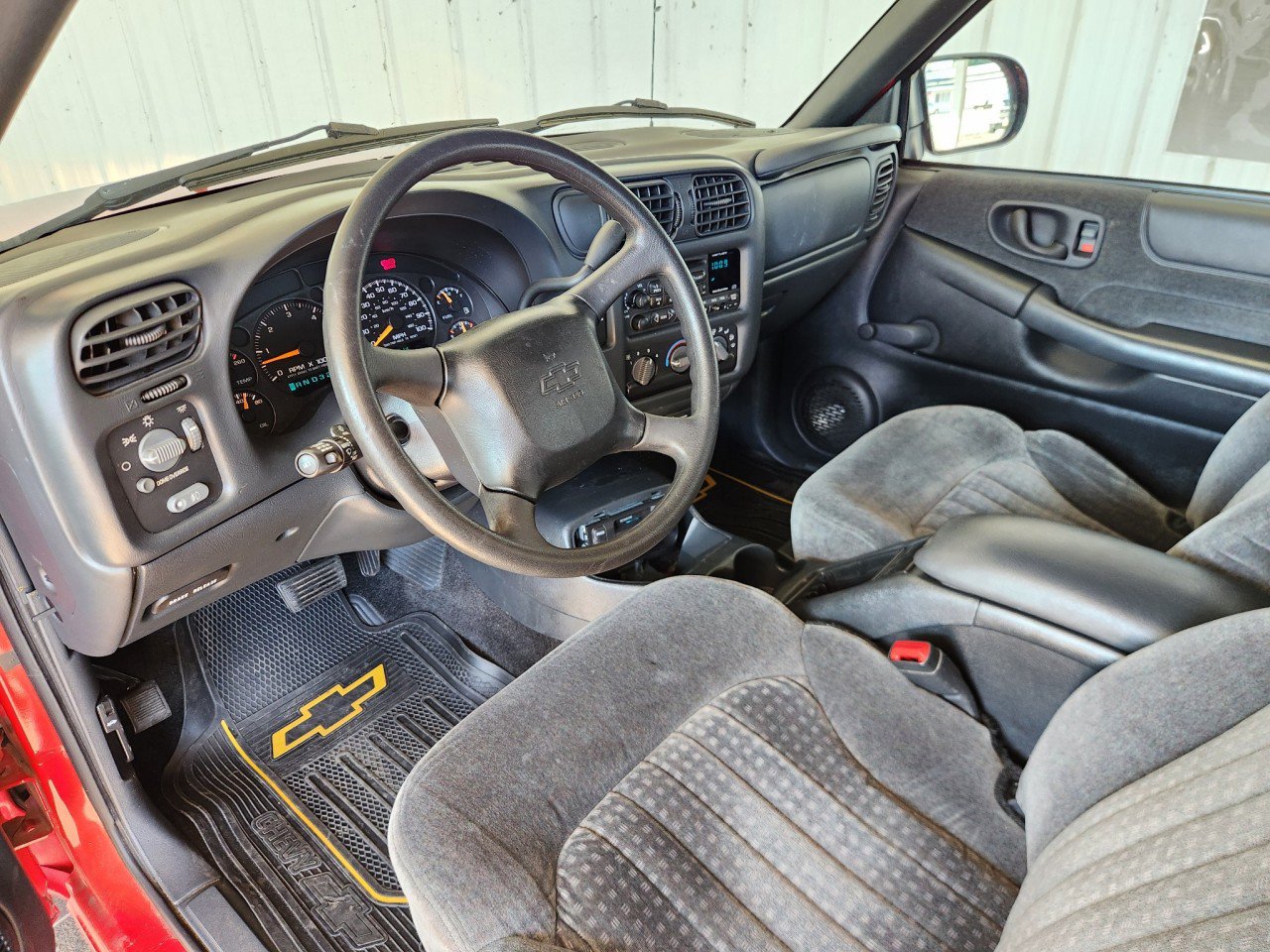 Used 2000 Chevrolet S10 Pickup LS w/ Preferred Equipment Group RWD image 15