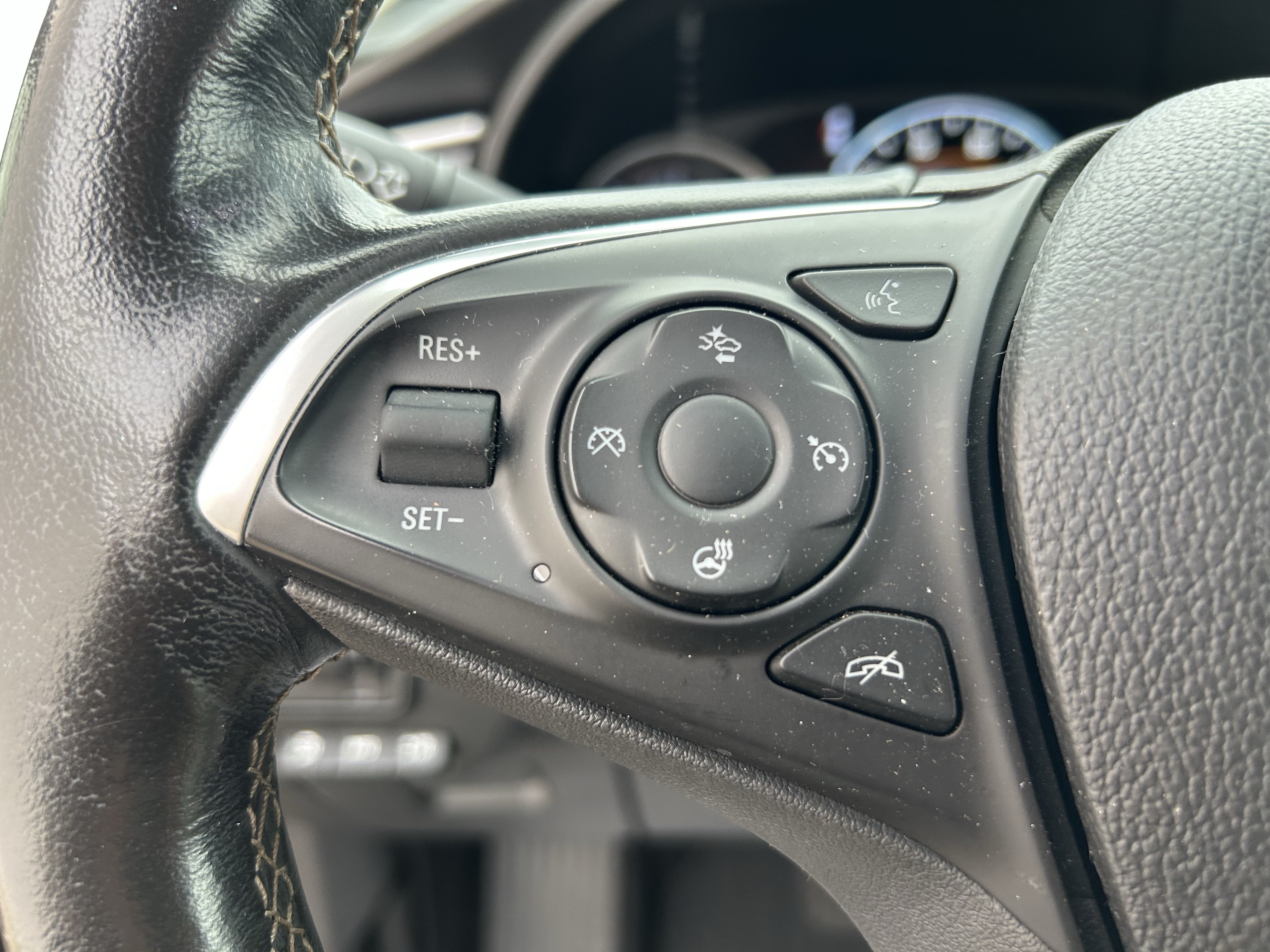 Used 2017 Buick Envision Premium w/ Driver Confidence Package AWD/4WD image 24