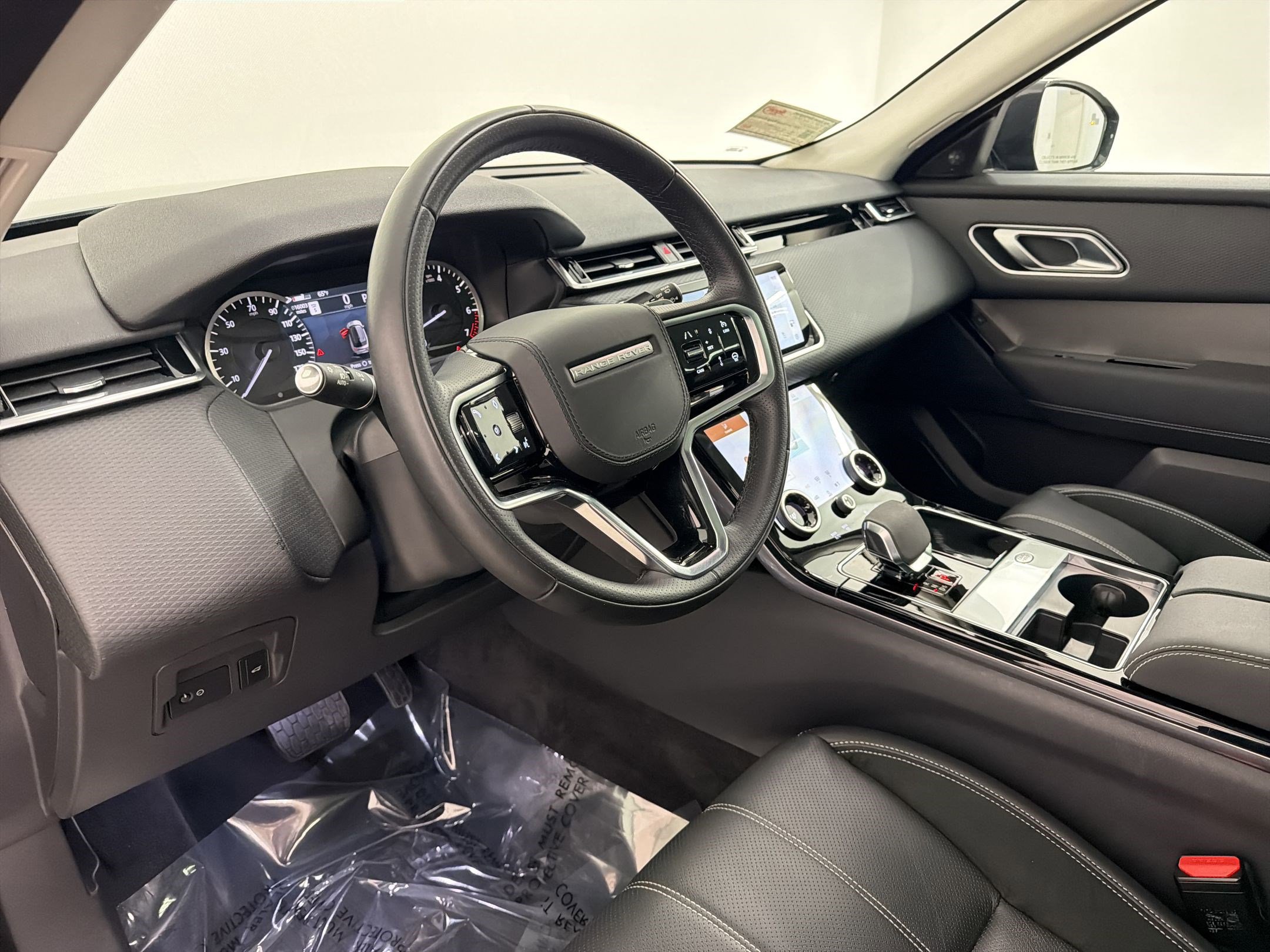 Used 2023 Land Rover Range Rover Velar S AWD/4WD image 4