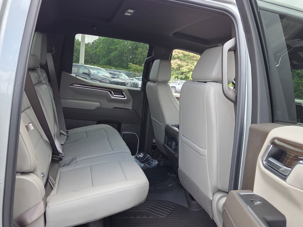 New 2026 Chevrolet Silverado 1500 LT w/ Z71 Off-Road Package AWD/4WD image 12