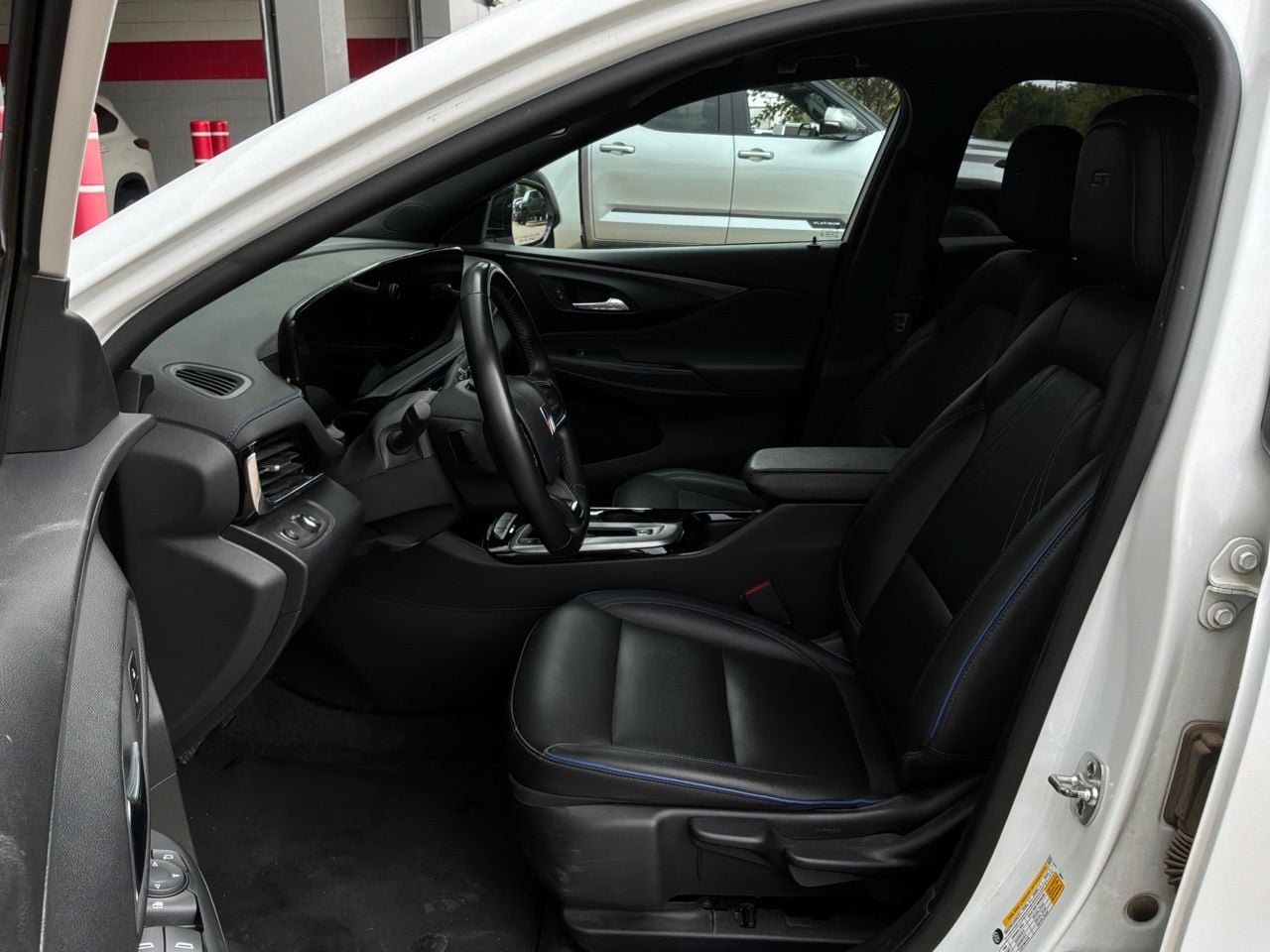 Used 2025 Buick Envista Sport Touring FWD image 11