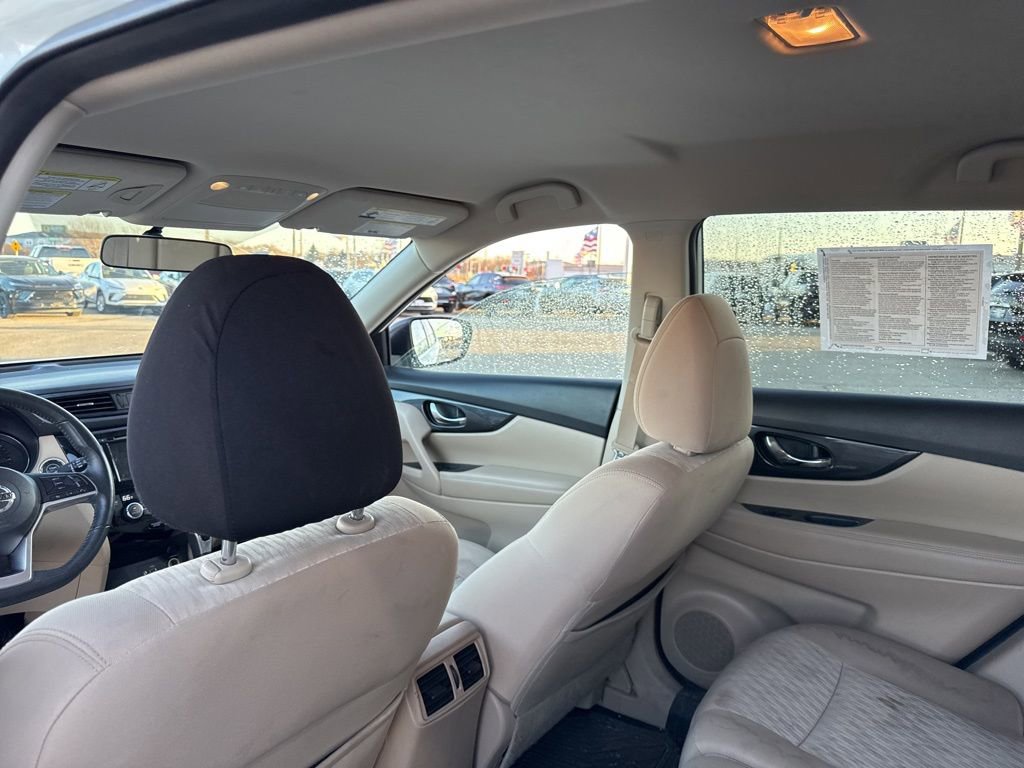 Used 2018 Nissan Rogue SV image 29