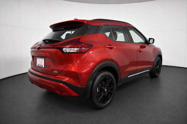 Used 2022 Nissan Kicks SR FWD image 4