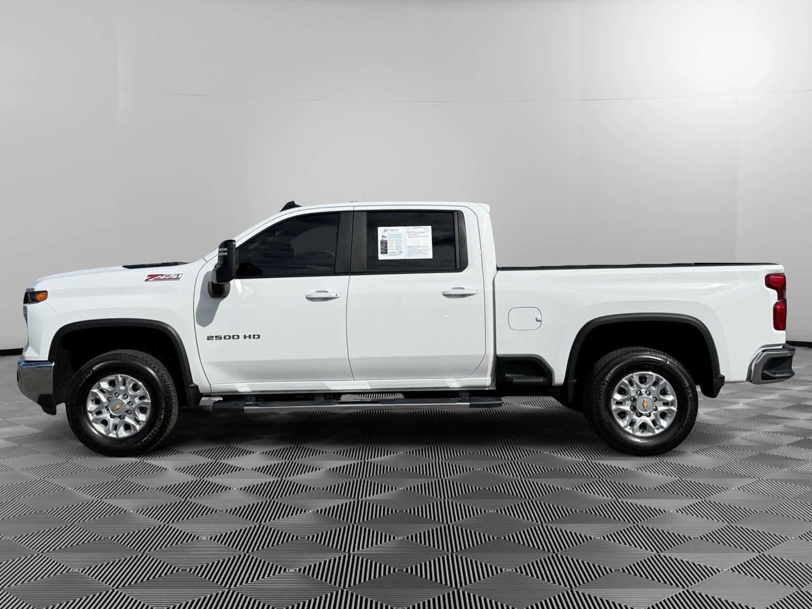Used 2025 Chevrolet Silverado 2500 LT w/ All Star Edition AWD/4WD image 2