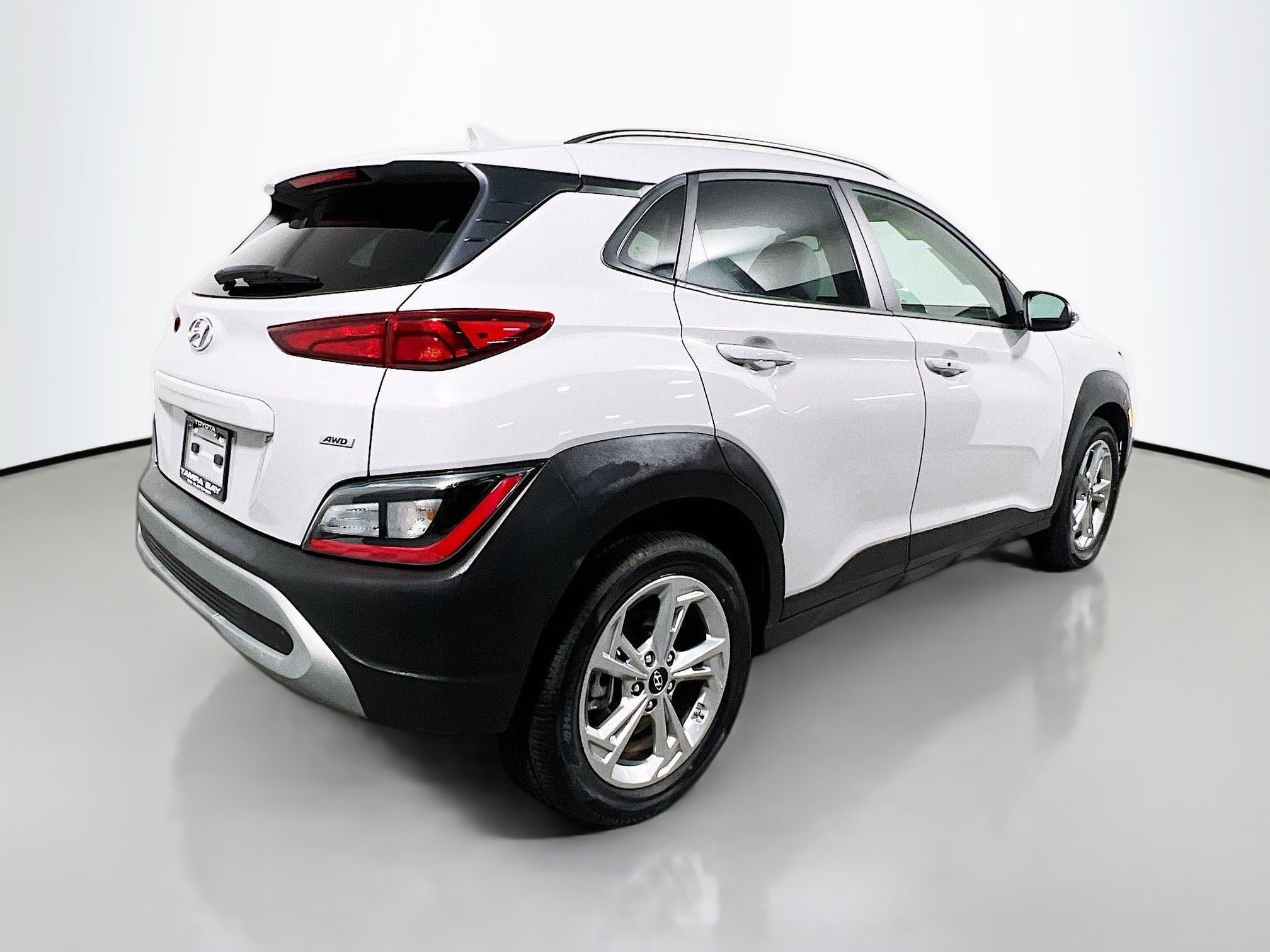 Used 2023 Hyundai Kona SEL image 4