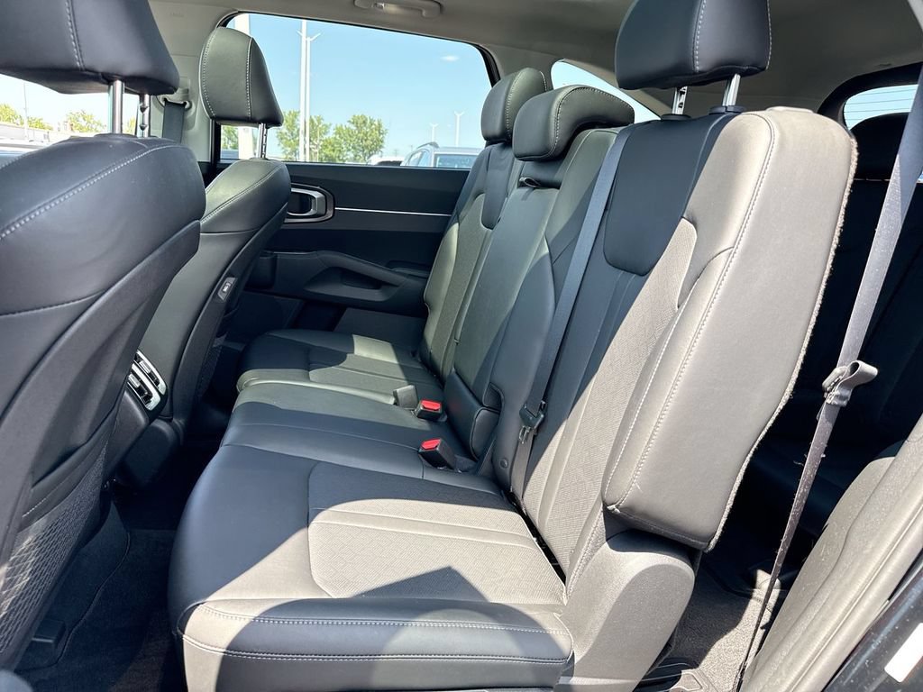 Used 2022 Kia Sorento S w/ Panoramic Sunroof Package FWD image 23