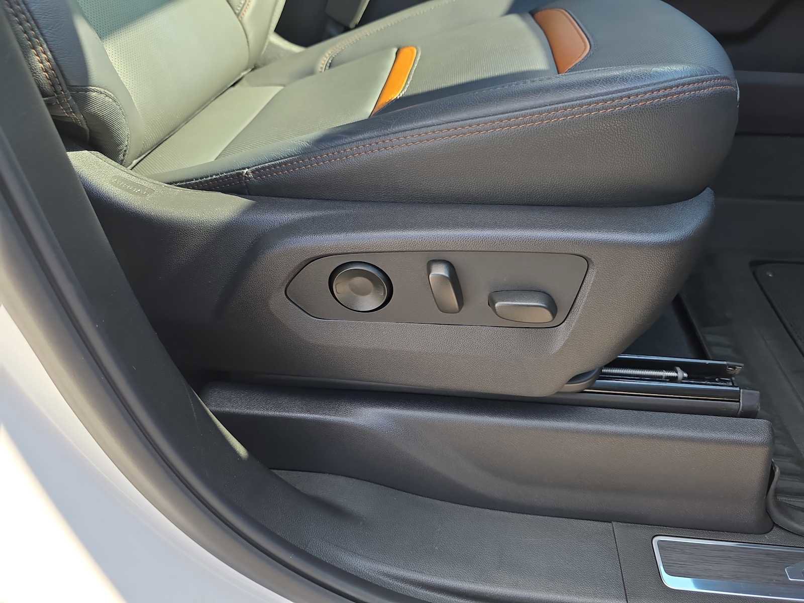 Used 2024 GMC Sierra 1500 AT4 w/ Technology Package image 35