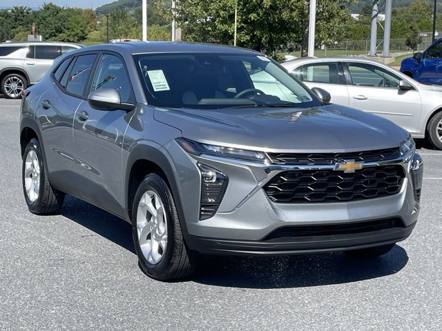 New 2026 Chevrolet Trax LS w/ LS Convenience Package