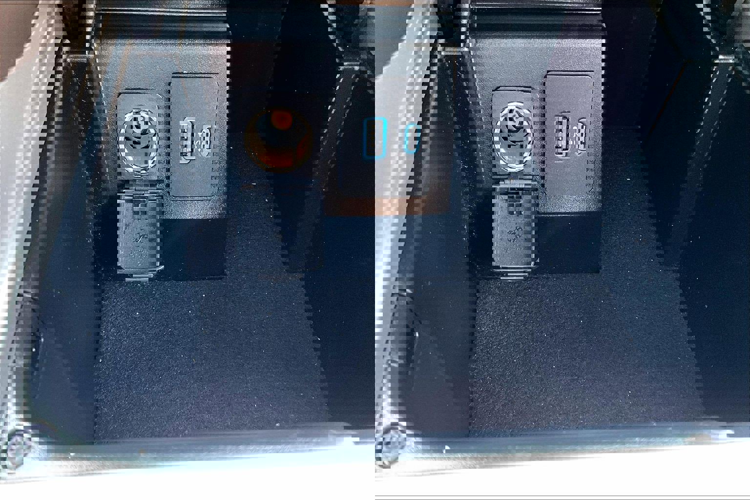 Used 2021 Ford Explorer King Ranch w/ Premium Technology Package image 16