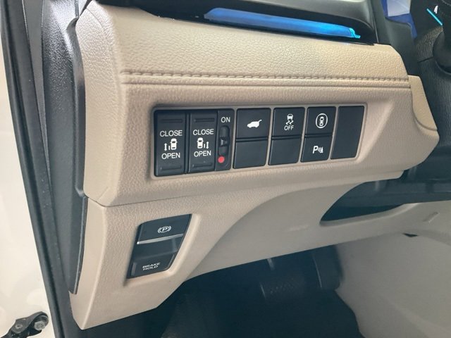 Used 2023 Honda Odyssey Touring image 9