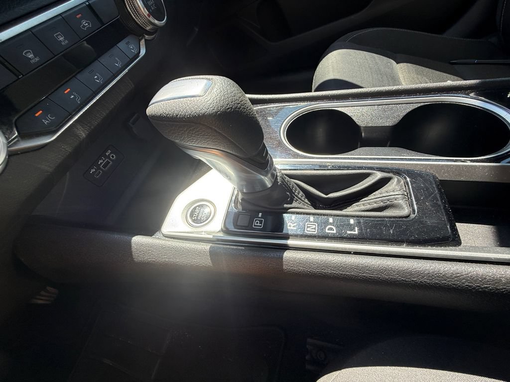 Used 2024 Nissan Altima 2.5 SV FWD image 25