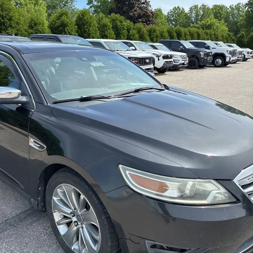 Used 2010 Ford Taurus Limited AWD/4WD image 13