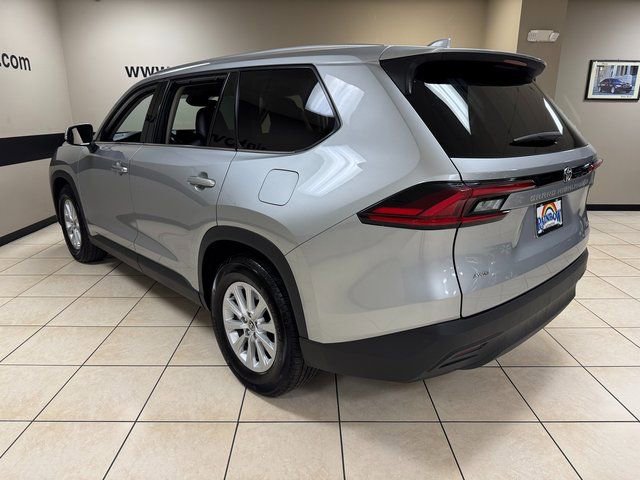 Used 2025 Toyota Grand Highlander AWD image 4