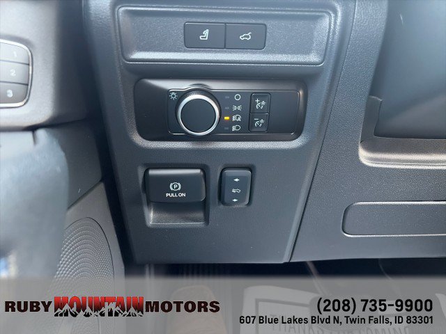 Used 2024 Ford Expedition XLT AWD/4WD image 16
