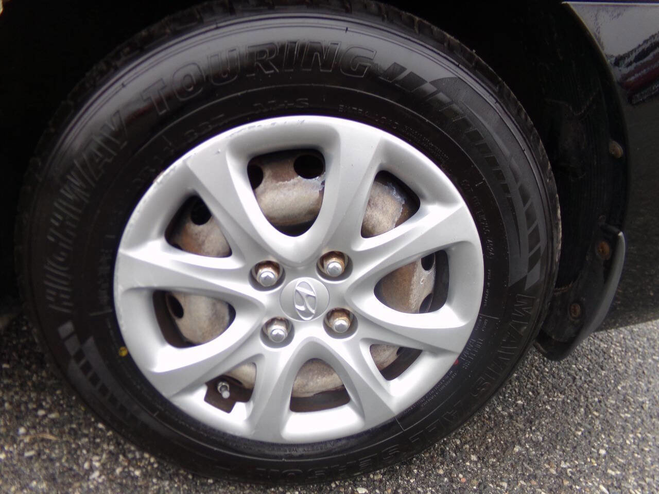 Used 2012 Hyundai Accent GLS image 9