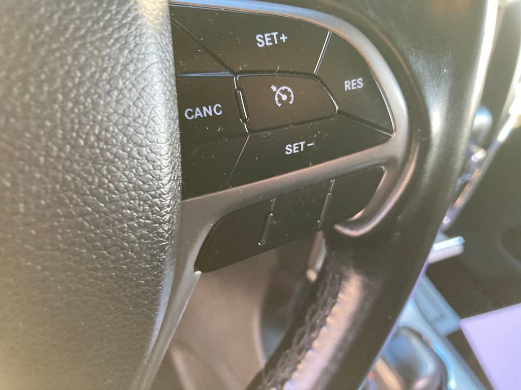 Used 2020 Jeep Grand Cherokee Laredo image 37