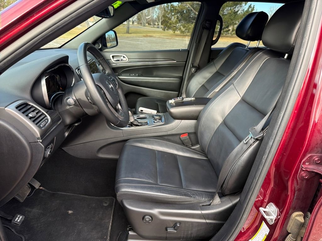 Used 2019 Jeep Grand Cherokee Limited w/ Trailer Tow Group IV AWD/4WD image 11