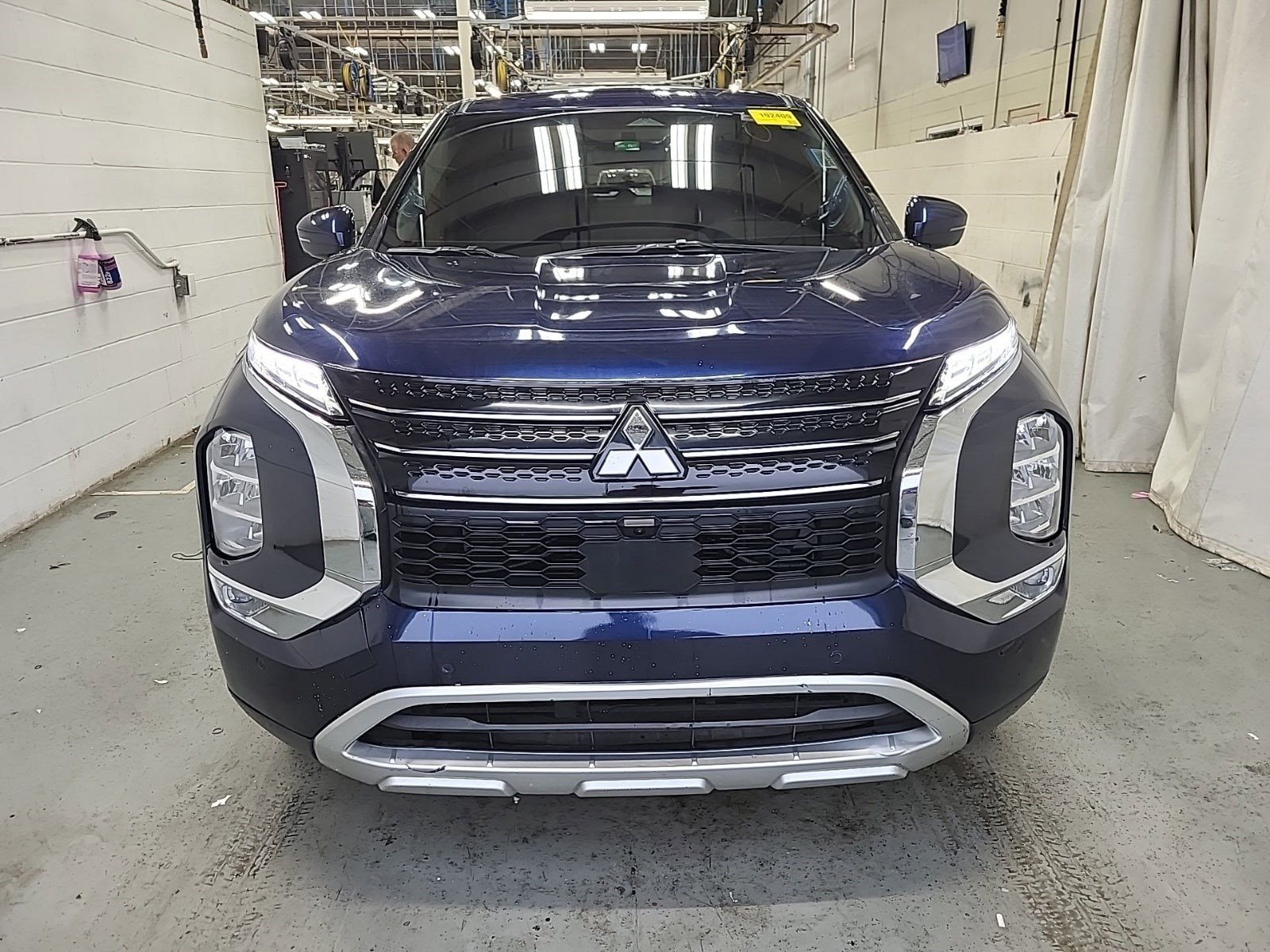Used 2023 Mitsubishi Outlander SE Black Edition image 2