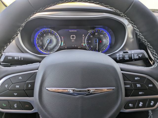 New 2025 Chrysler Voyager LX image 28