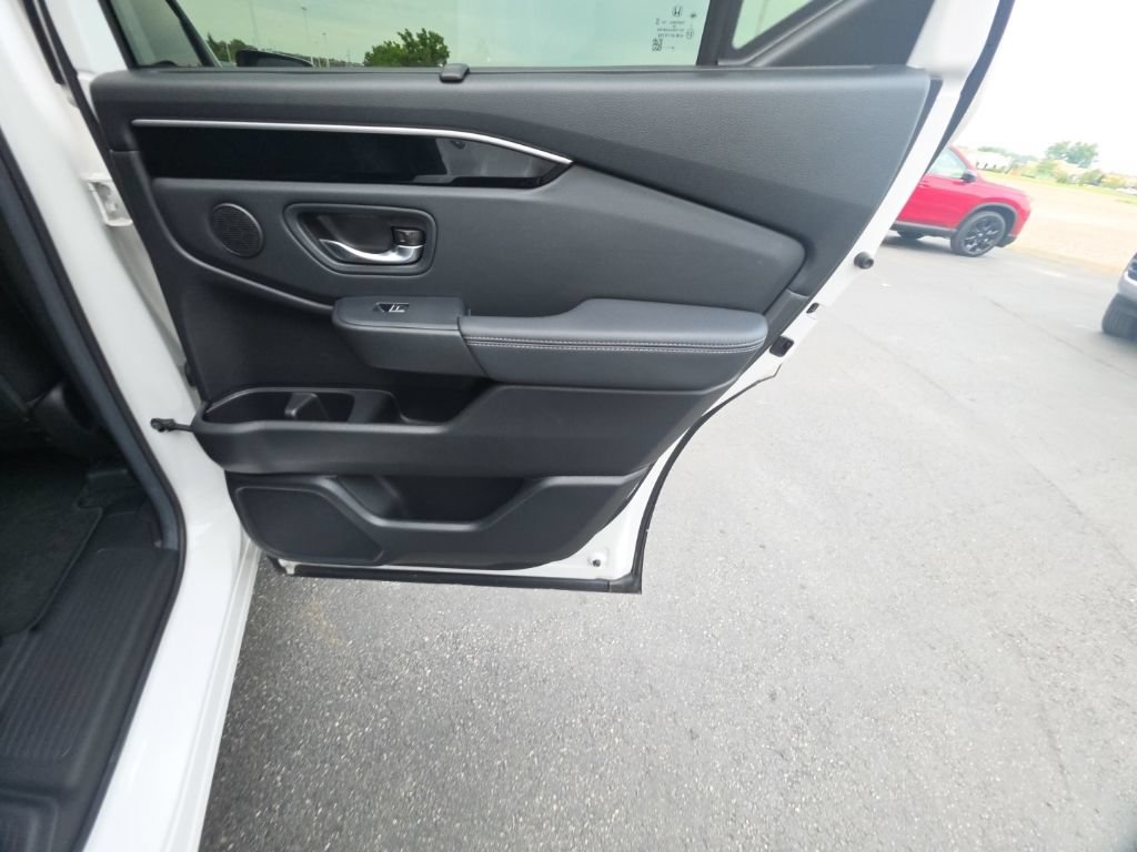 Used 2025 Honda Pilot Touring image 32