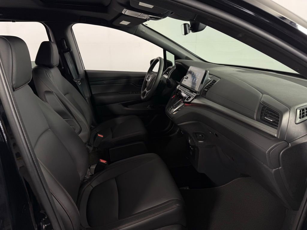 Used 2025 Honda Odyssey Sport-L image 12