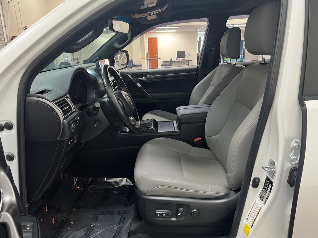 Used 2023 Lexus GX 460 w/ Black Line Special Edition image 11