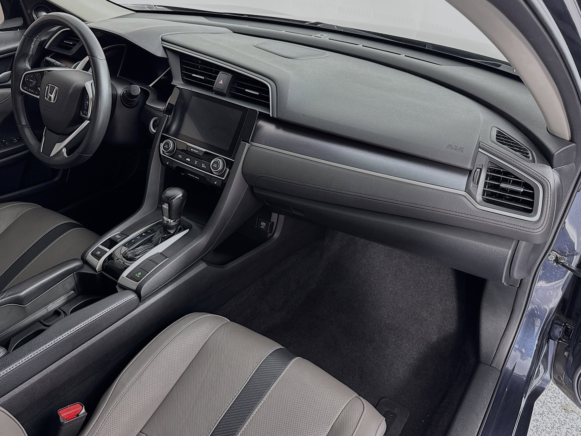 Used 2017 Honda Civic Touring image 29