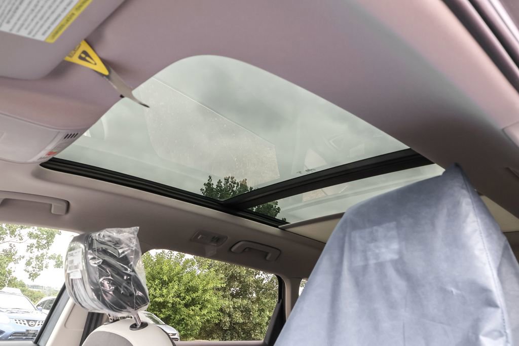 New 2025 Volkswagen Taos SE image 8