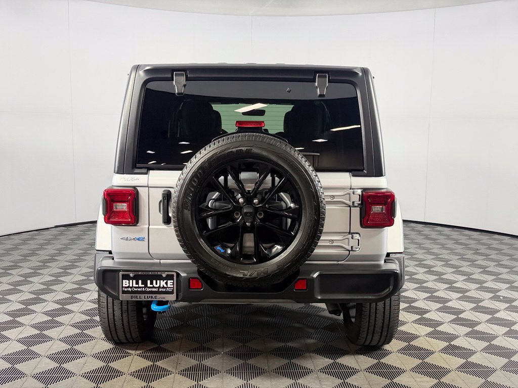 Certified 2023 Jeep Wrangler Unlimited Sahara AWD/4WD image 7