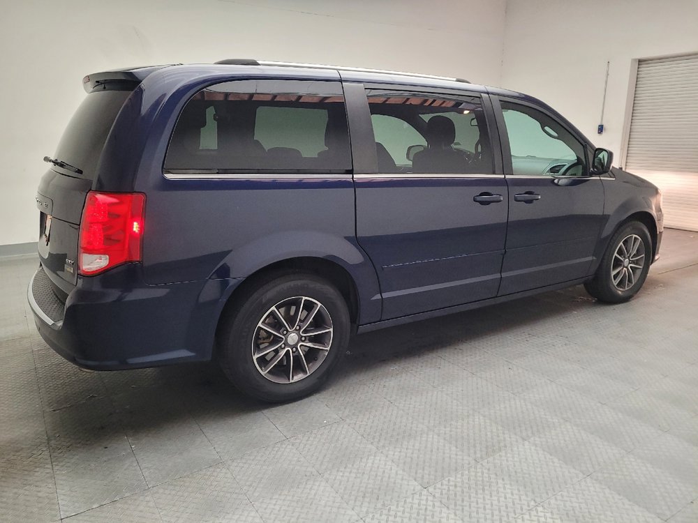Used 2017 Dodge Grand Caravan SXT w/ Rear Park Assist Package FWD image 10