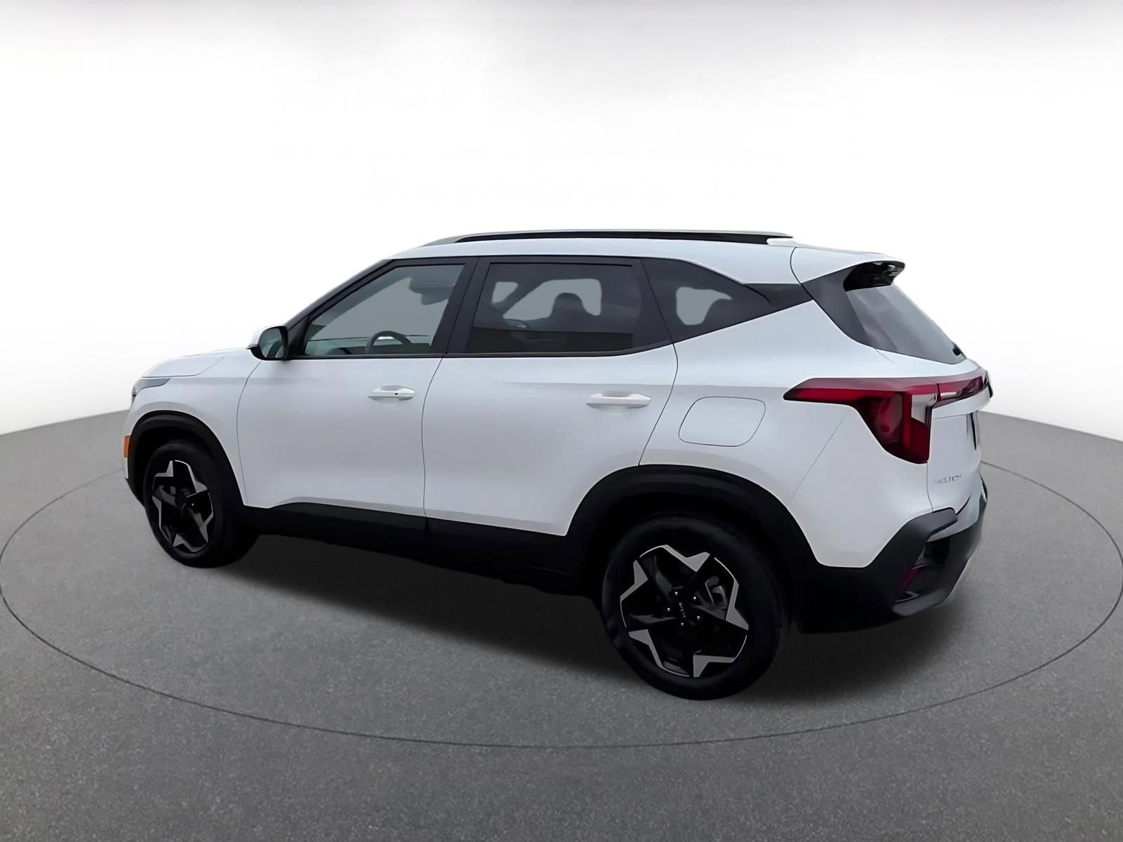 Used 2025 Kia Seltos S image 10