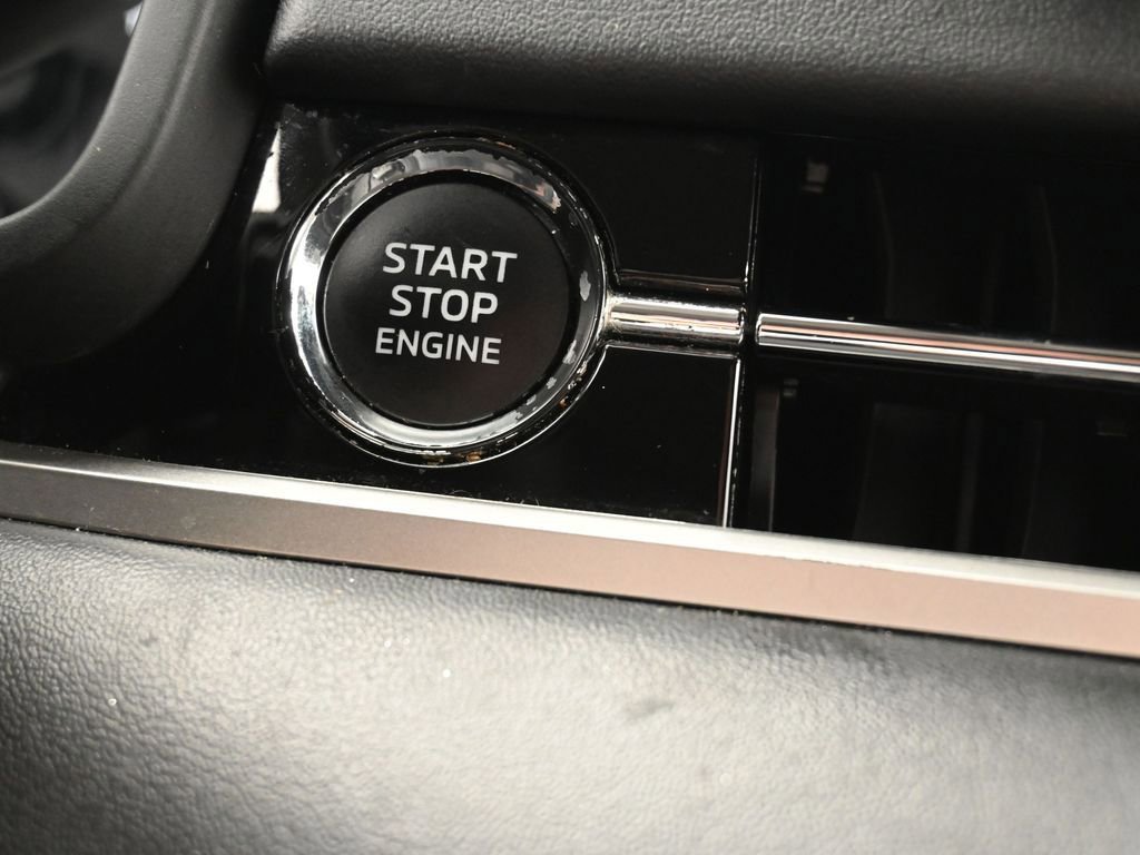 Used 2022 Mitsubishi Outlander SE image 32