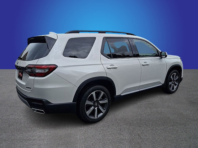 Used 2025 Honda Pilot Touring image 5