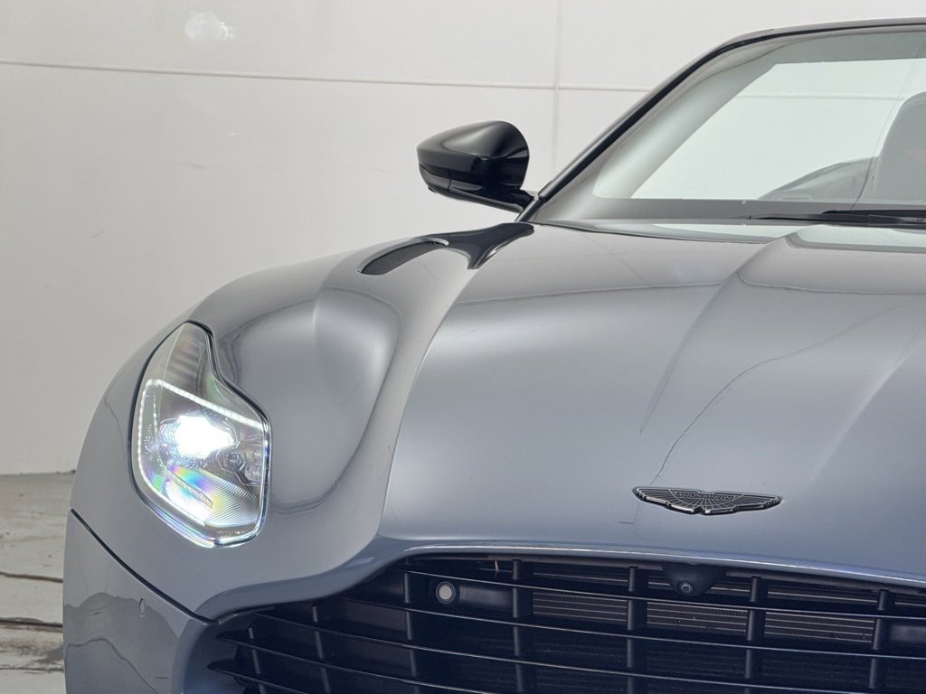 Used 2023 Aston Martin DB11 Volante image 38