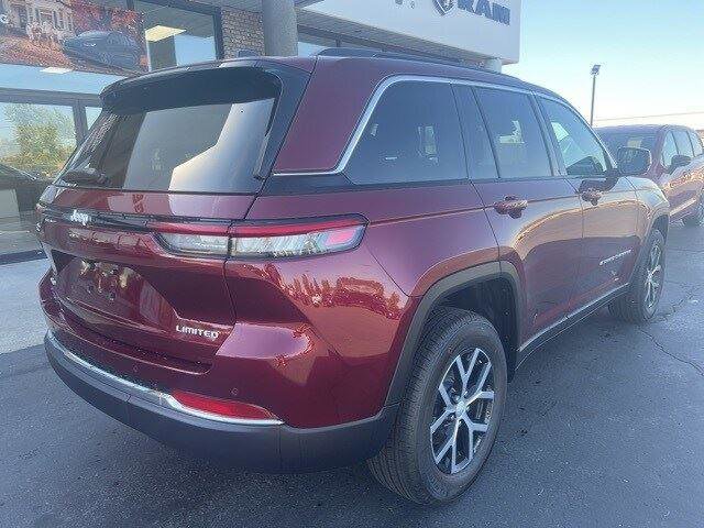 New 2025 Jeep Grand Cherokee Limited w/ Trailer Tow Package image 3
