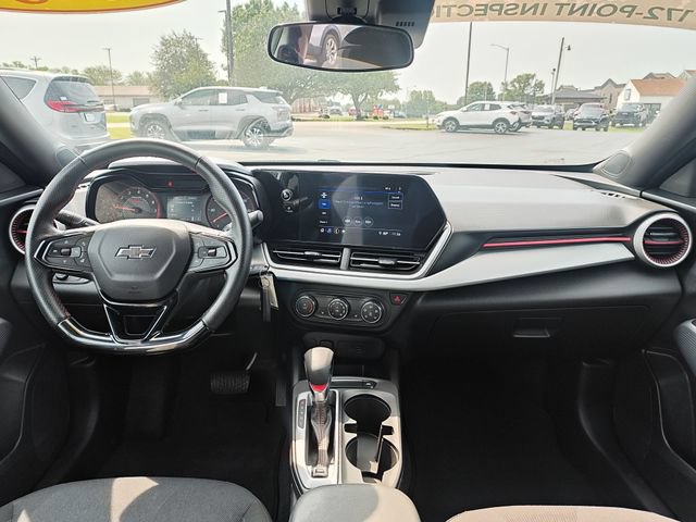 Used 2025 Chevrolet Trax RS w/ Driver Confidence Package FWD image 15